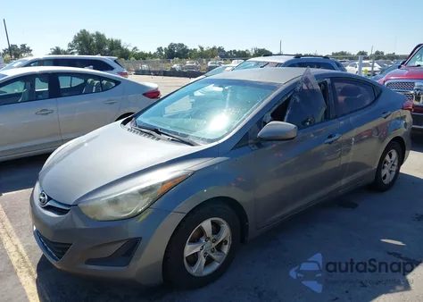 2014 Hyundai Elantra Se z USA, uszkodzony, nr VIN 5NPDH4AE4EH509935